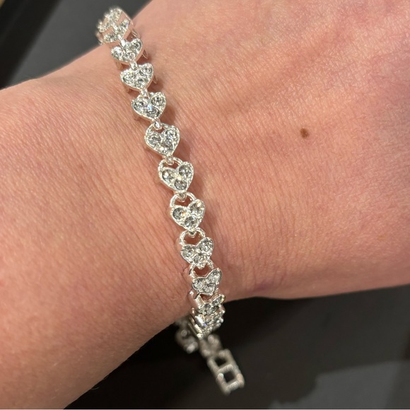 Pretty heart crystal link bracelet 7” - Picture 1 of 3